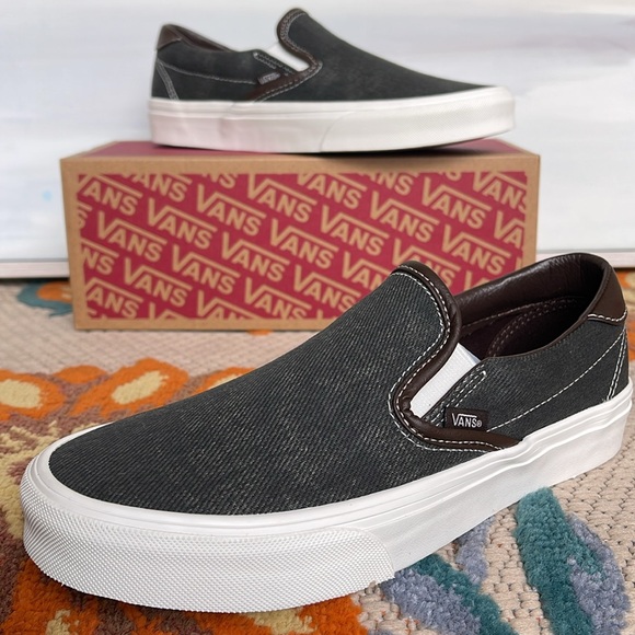 Vans WMNS Slip-On 59
C&L Black Ink
VN0A348UCH6
Sneakers - Picture 3 of 16